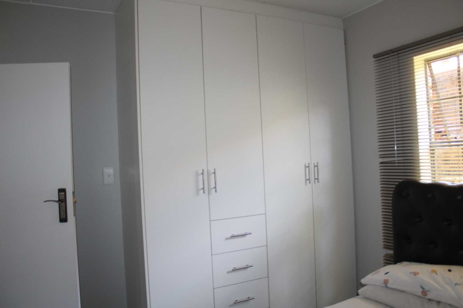 To Let 2 Bedroom Property for Rent in Rooihuiskraal Gauteng