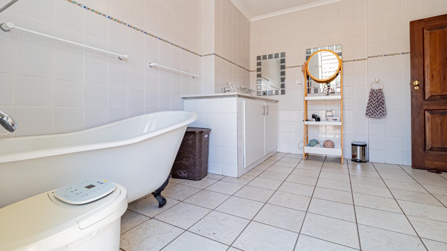 To Let 4 Bedroom Property for Rent in Dainfern Golf Estate Gauteng