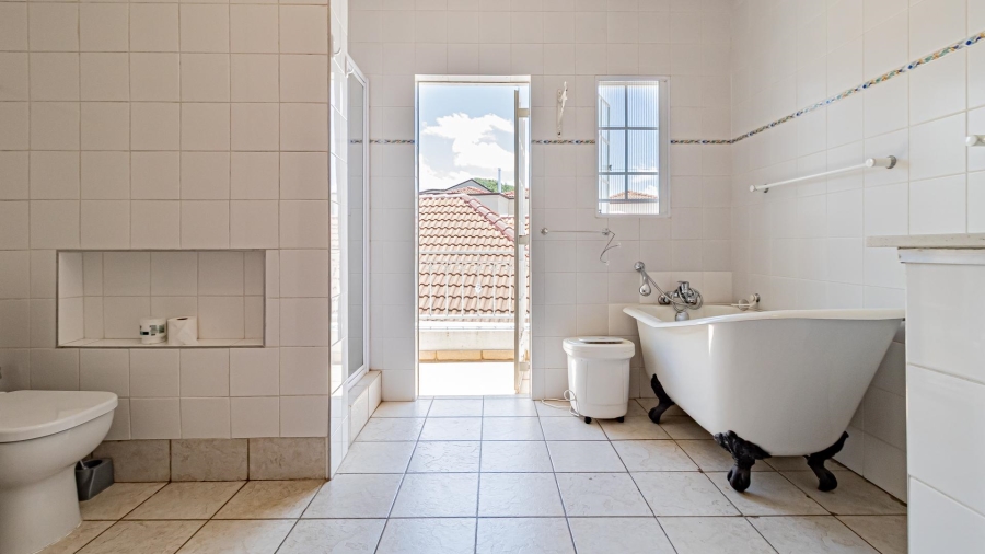 To Let 4 Bedroom Property for Rent in Dainfern Golf Estate Gauteng