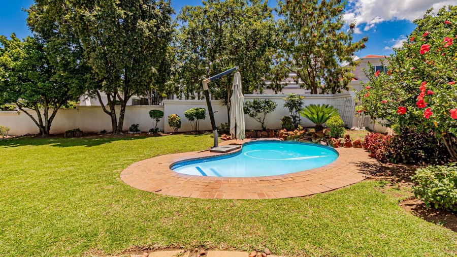 To Let 4 Bedroom Property for Rent in Dainfern Golf Estate Gauteng