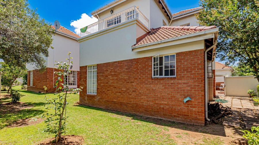 To Let 4 Bedroom Property for Rent in Dainfern Golf Estate Gauteng