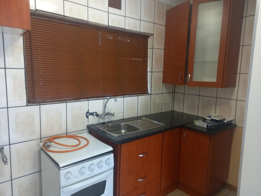 To Let 1 Bedroom Property for Rent in Cresta Gauteng