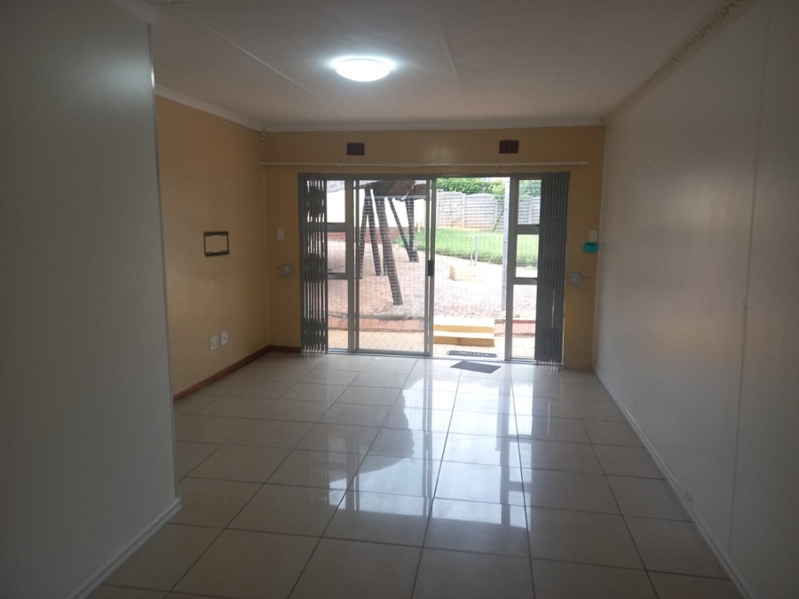 To Let 1 Bedroom Property for Rent in Cresta Gauteng