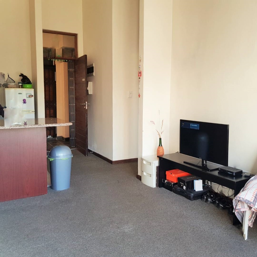 To Let 1 Bedroom Property for Rent in Jackal Creek Golf Estate Gauteng