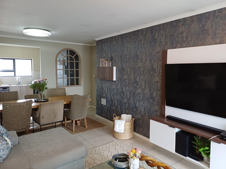 To Let 2 Bedroom Property for Rent in North Riding Gauteng