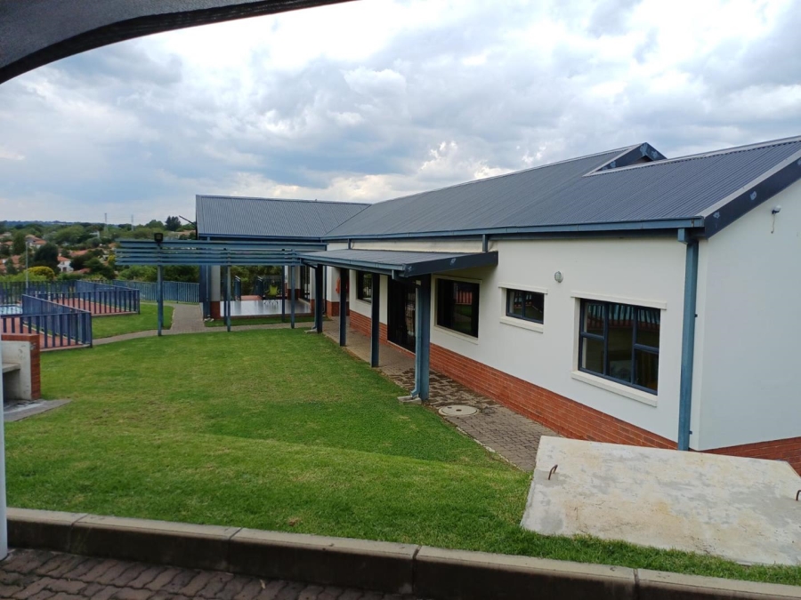 To Let 2 Bedroom Property for Rent in North Riding Gauteng