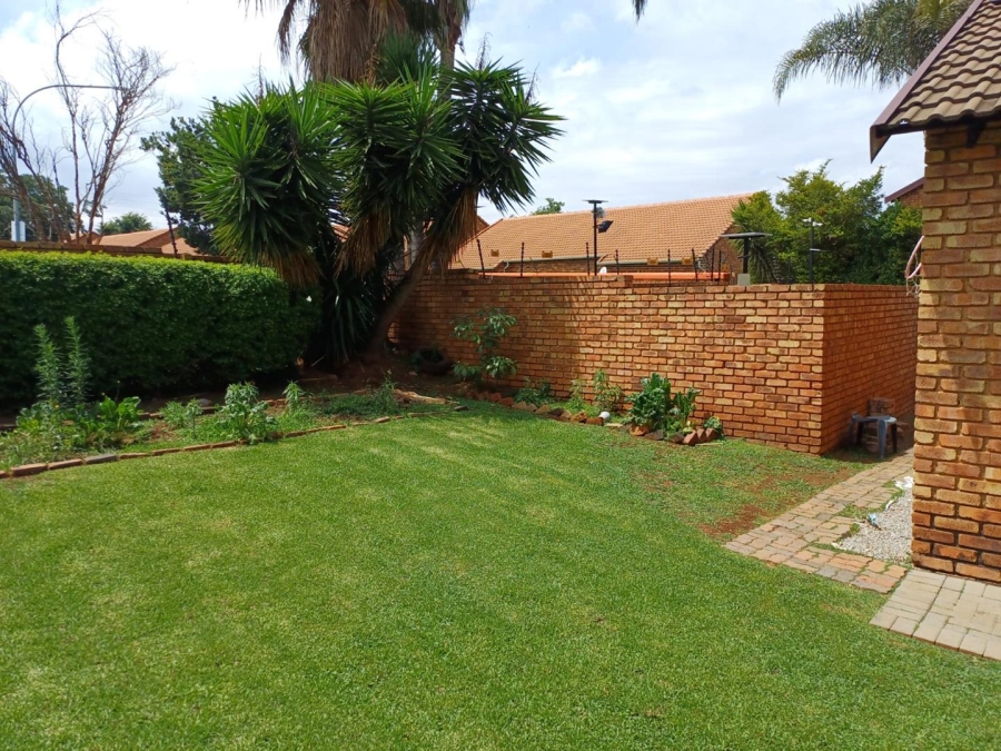 To Let 3 Bedroom Property for Rent in Allens Nek Gauteng