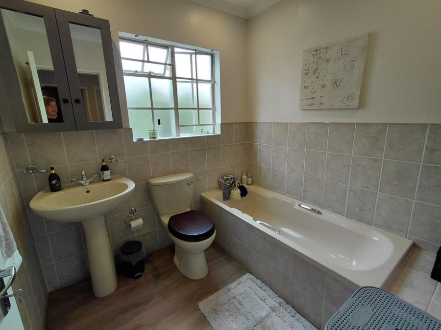 To Let 3 Bedroom Property for Rent in Douglasdale Gauteng