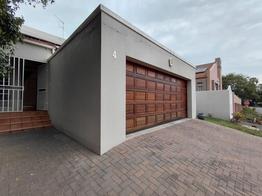 To Let 3 Bedroom Property for Rent in Douglasdale Gauteng