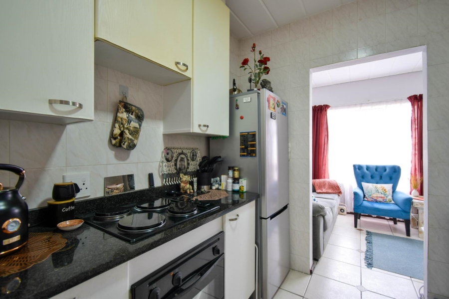 To Let 2 Bedroom Property for Rent in Garsfontein Gauteng