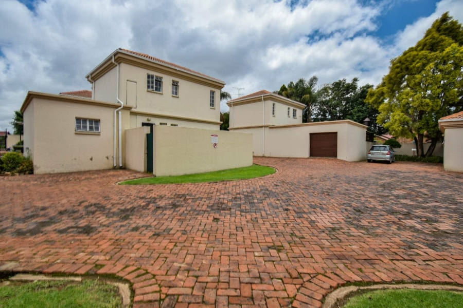 To Let 2 Bedroom Property for Rent in Garsfontein Gauteng