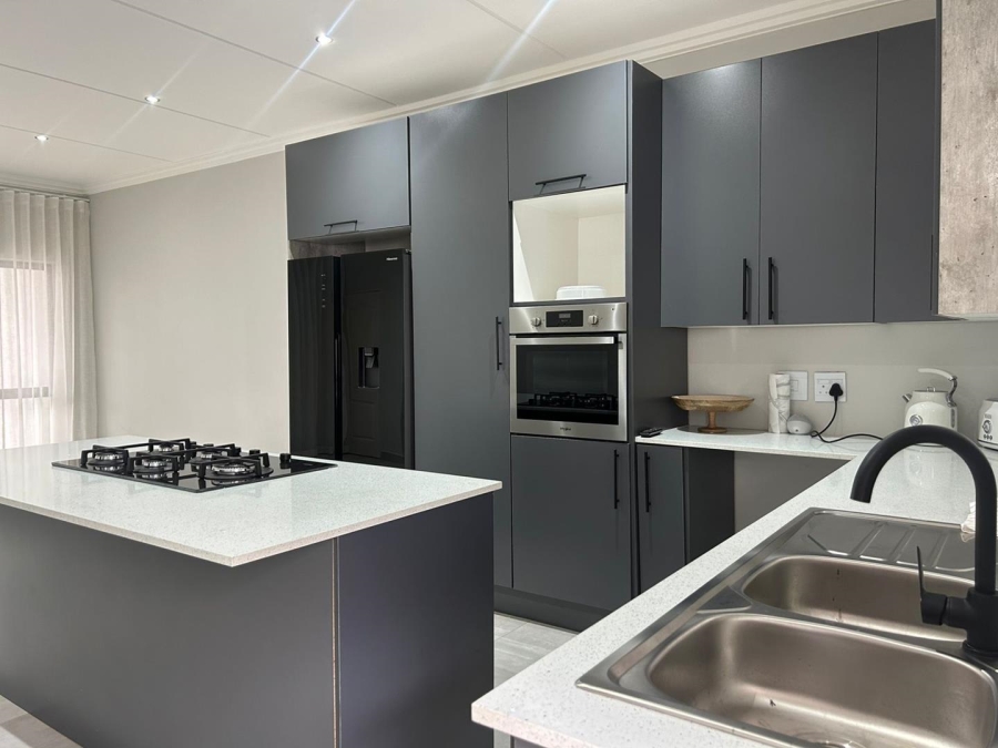 To Let 2 Bedroom Property for Rent in Bryanston Gauteng