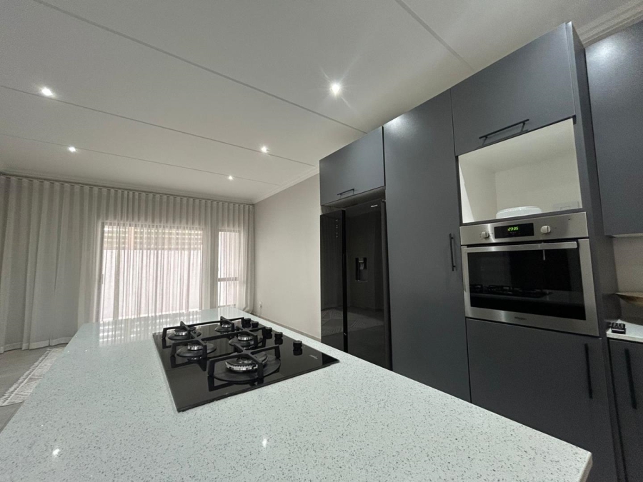 To Let 2 Bedroom Property for Rent in Bryanston Gauteng