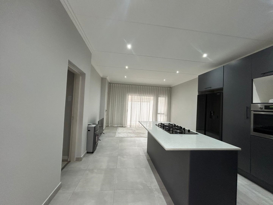 To Let 2 Bedroom Property for Rent in Bryanston Gauteng