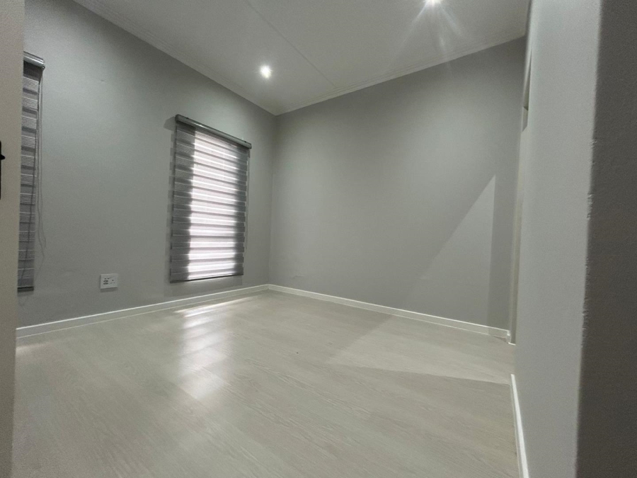 To Let 2 Bedroom Property for Rent in Bryanston Gauteng