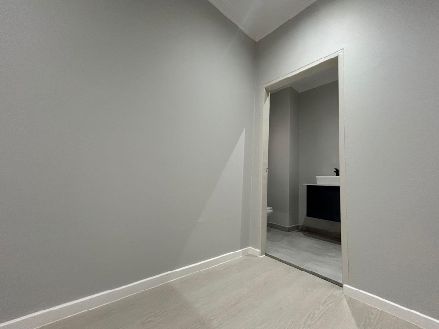 To Let 2 Bedroom Property for Rent in Bryanston Gauteng