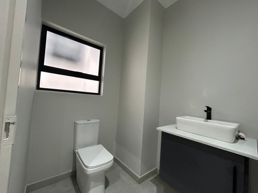 To Let 2 Bedroom Property for Rent in Bryanston Gauteng