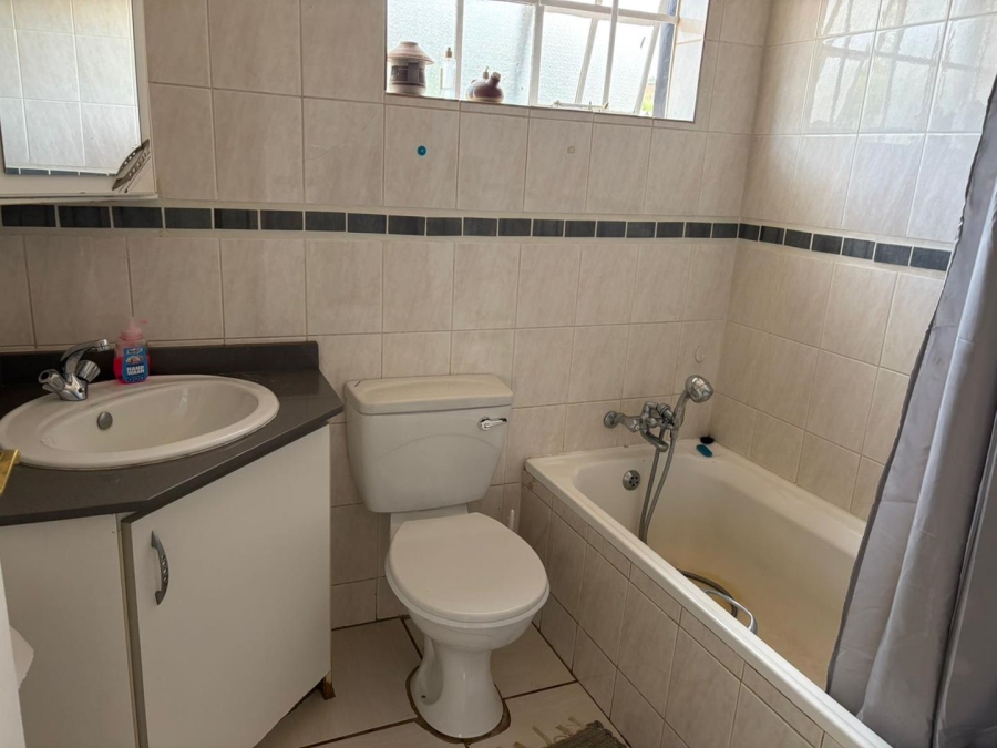 To Let 3 Bedroom Property for Rent in Amorosa Gauteng
