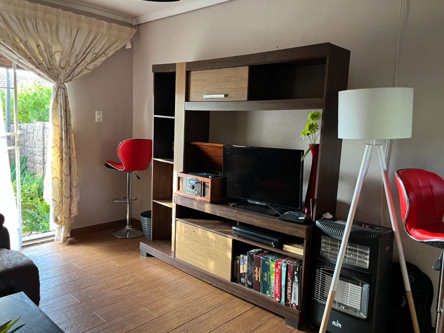 To Let 3 Bedroom Property for Rent in Weltevreden Park Gauteng