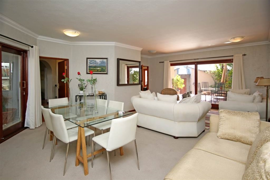 To Let 5 Bedroom Property for Rent in Woodmead Gauteng