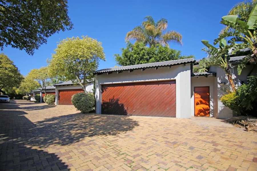 To Let 5 Bedroom Property for Rent in Woodmead Gauteng