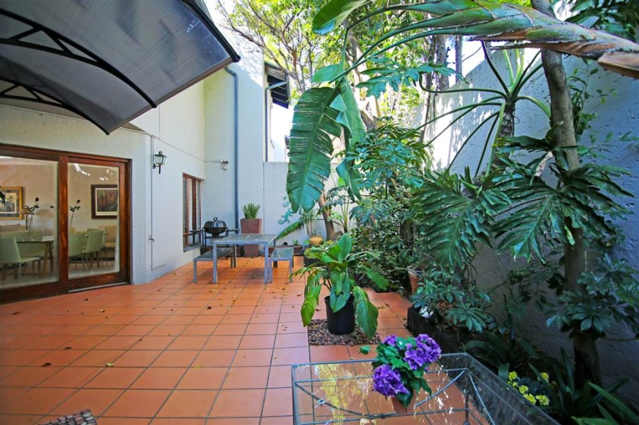 To Let 5 Bedroom Property for Rent in Woodmead Gauteng