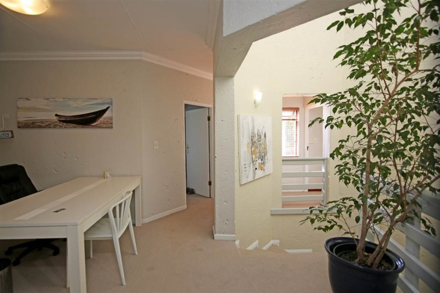 To Let 5 Bedroom Property for Rent in Woodmead Gauteng