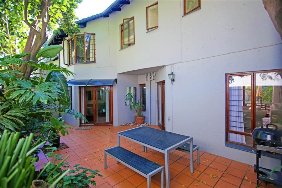 To Let 5 Bedroom Property for Rent in Woodmead Gauteng