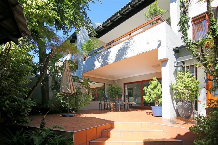 To Let 5 Bedroom Property for Rent in Woodmead Gauteng