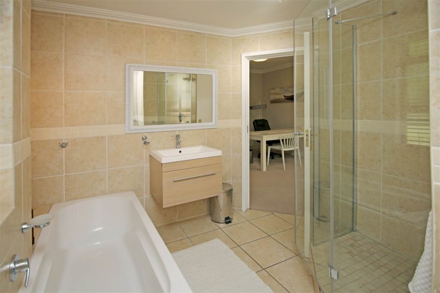 To Let 5 Bedroom Property for Rent in Woodmead Gauteng