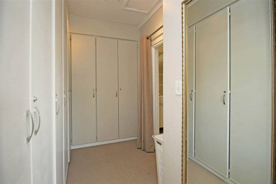 To Let 5 Bedroom Property for Rent in Woodmead Gauteng