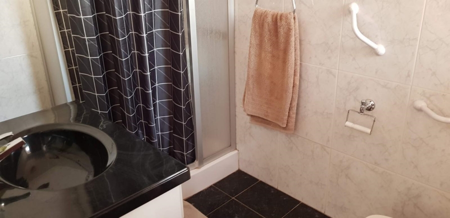 4 Bedroom Property for Sale in Brackenhurst Gauteng