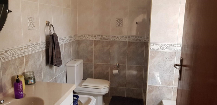 4 Bedroom Property for Sale in Brackenhurst Gauteng