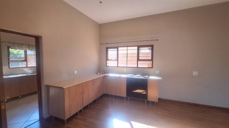 To Let 2 Bedroom Property for Rent in Weltevreden Park Gauteng