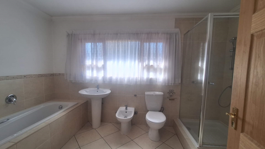To Let 2 Bedroom Property for Rent in Weltevreden Park Gauteng