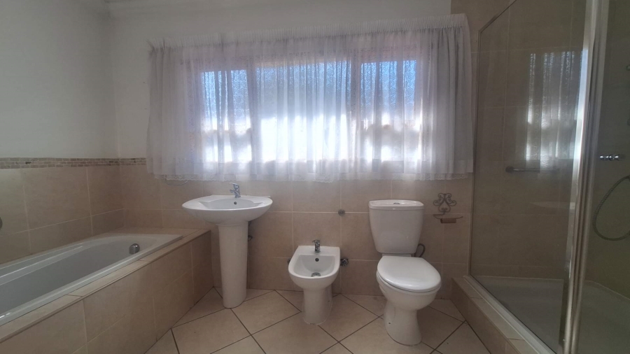 To Let 2 Bedroom Property for Rent in Weltevreden Park Gauteng