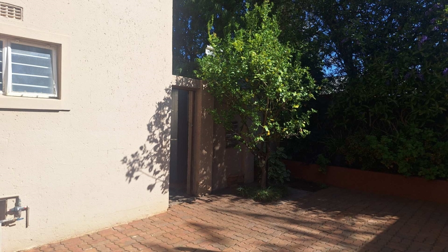 To Let 2 Bedroom Property for Rent in Weltevreden Park Gauteng