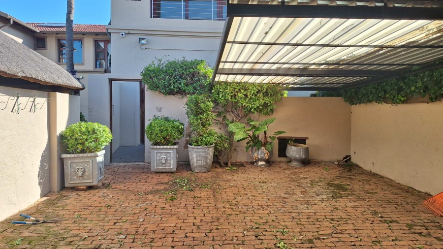 To Let 2 Bedroom Property for Rent in Weltevreden Park Gauteng