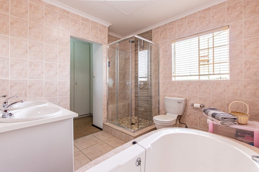 To Let 3 Bedroom Property for Rent in Wilgeheuwel Gauteng