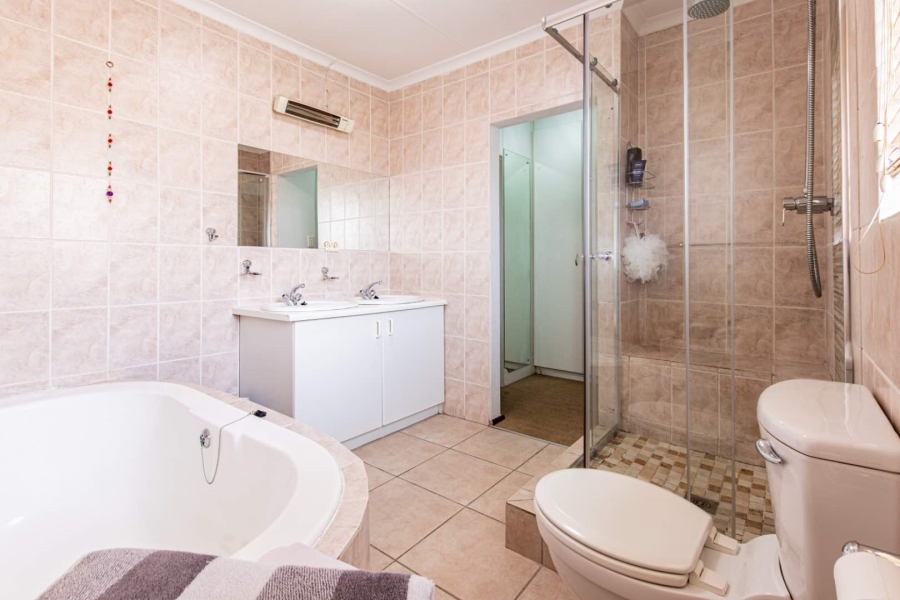 To Let 3 Bedroom Property for Rent in Wilgeheuwel Gauteng