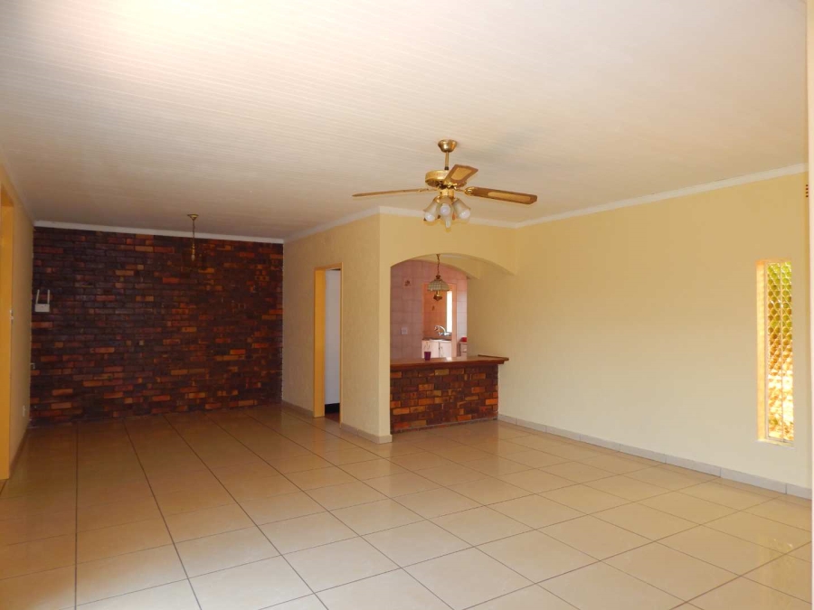 To Let 3 Bedroom Property for Rent in Florida Gauteng