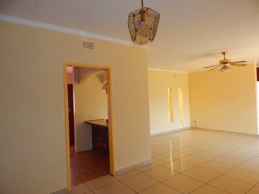To Let 3 Bedroom Property for Rent in Florida Gauteng