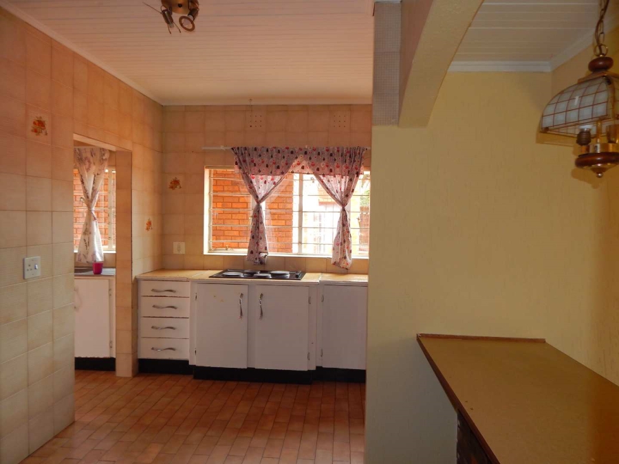 To Let 3 Bedroom Property for Rent in Florida Gauteng