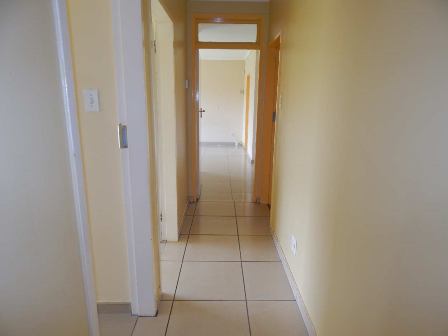To Let 3 Bedroom Property for Rent in Florida Gauteng
