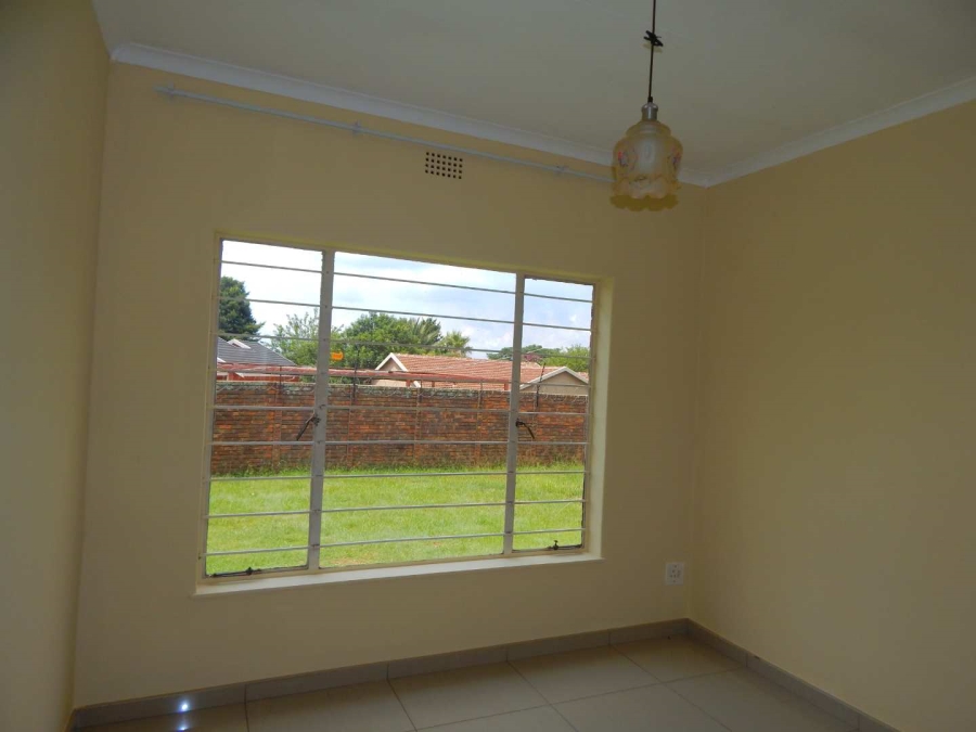 To Let 3 Bedroom Property for Rent in Florida Gauteng