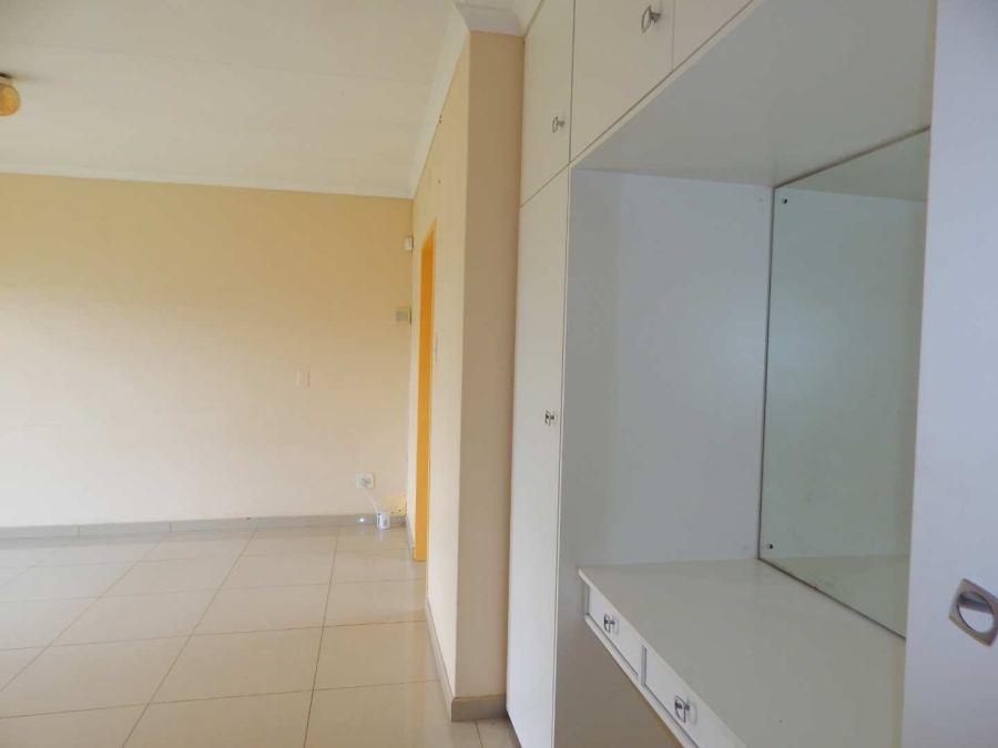 To Let 3 Bedroom Property for Rent in Florida Gauteng