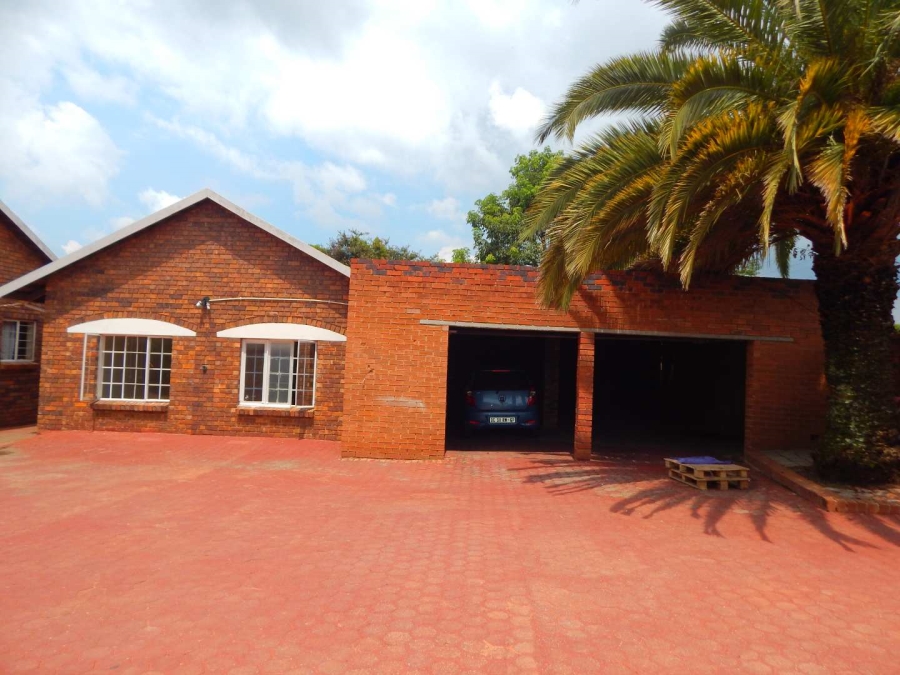 To Let 1 Bedroom Property for Rent in Florida Gauteng