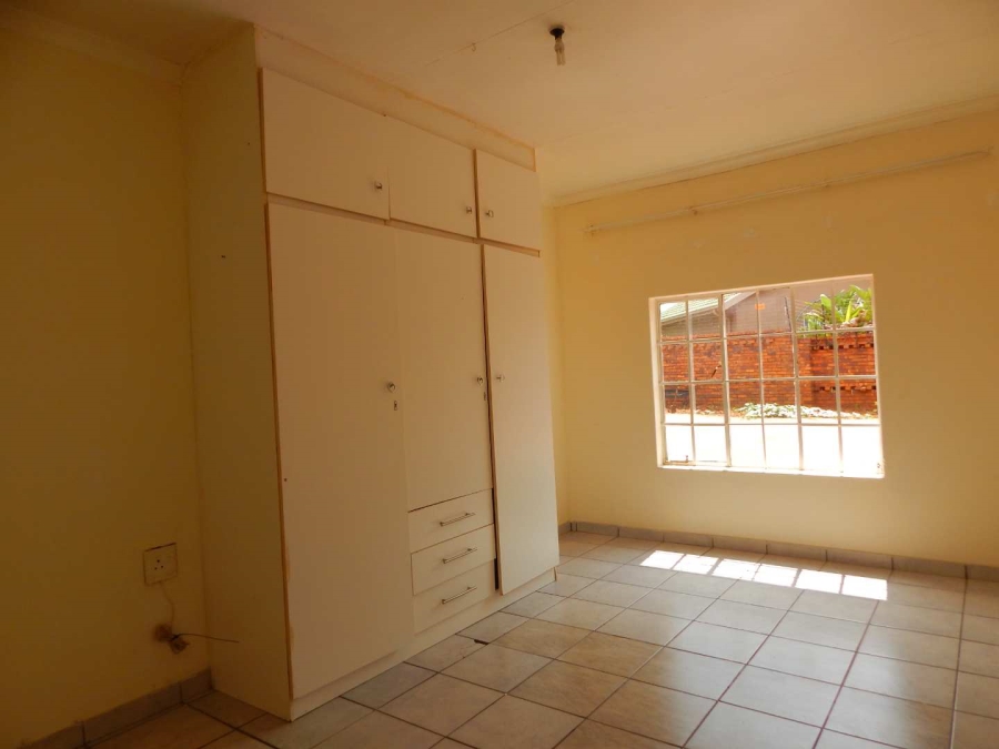 To Let 1 Bedroom Property for Rent in Florida Gauteng