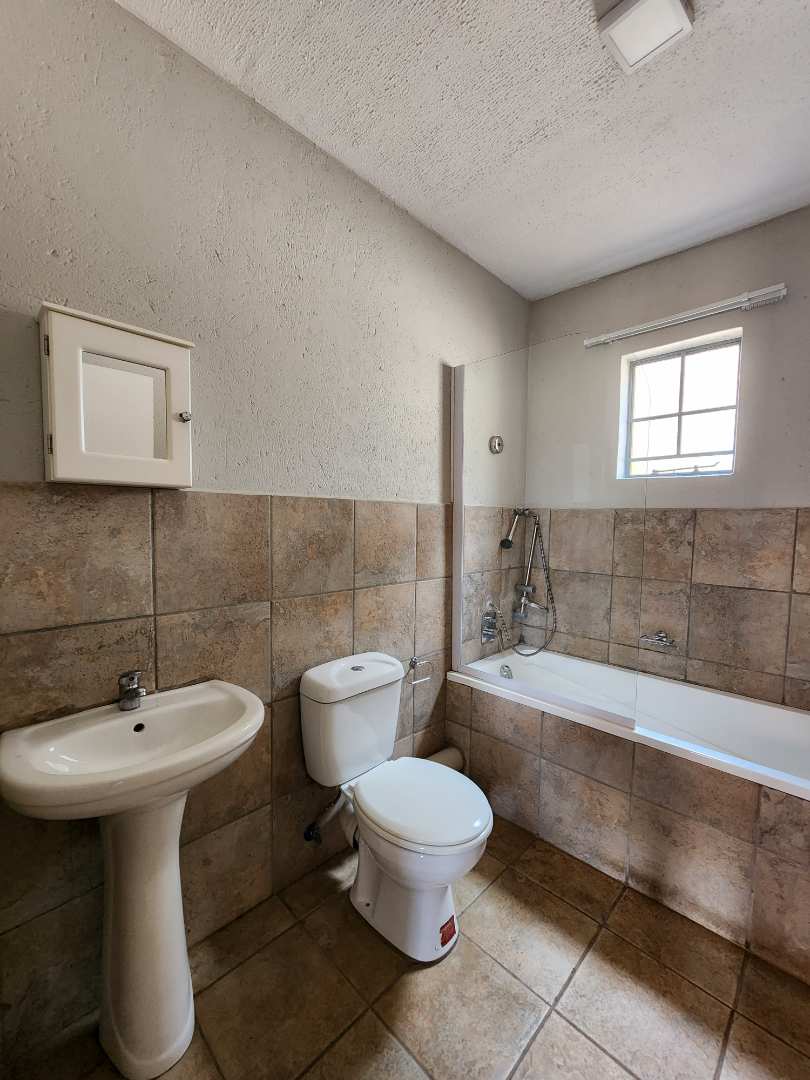 2 Bedroom Property for Sale in Annlin Gauteng