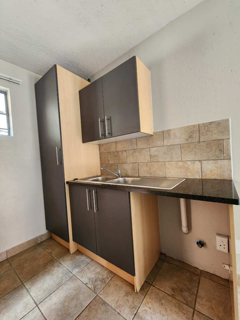 2 Bedroom Property for Sale in Annlin Gauteng